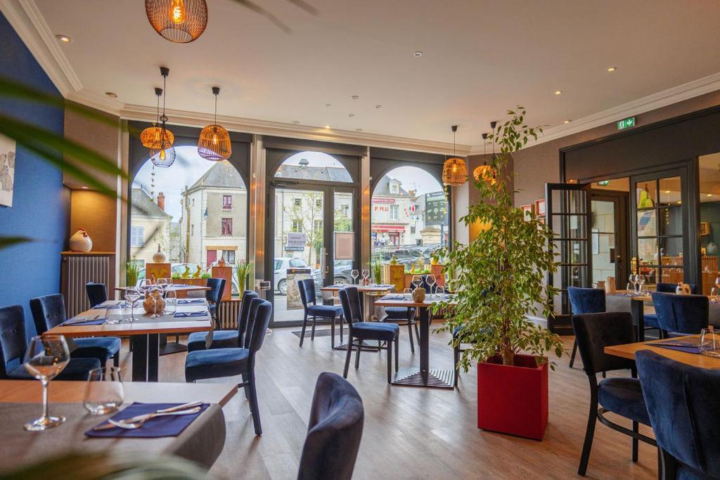 Logis Loire Hotel - Les Cocottes Restaurant Les Rosiers-sur-Loire Экстерьер фото