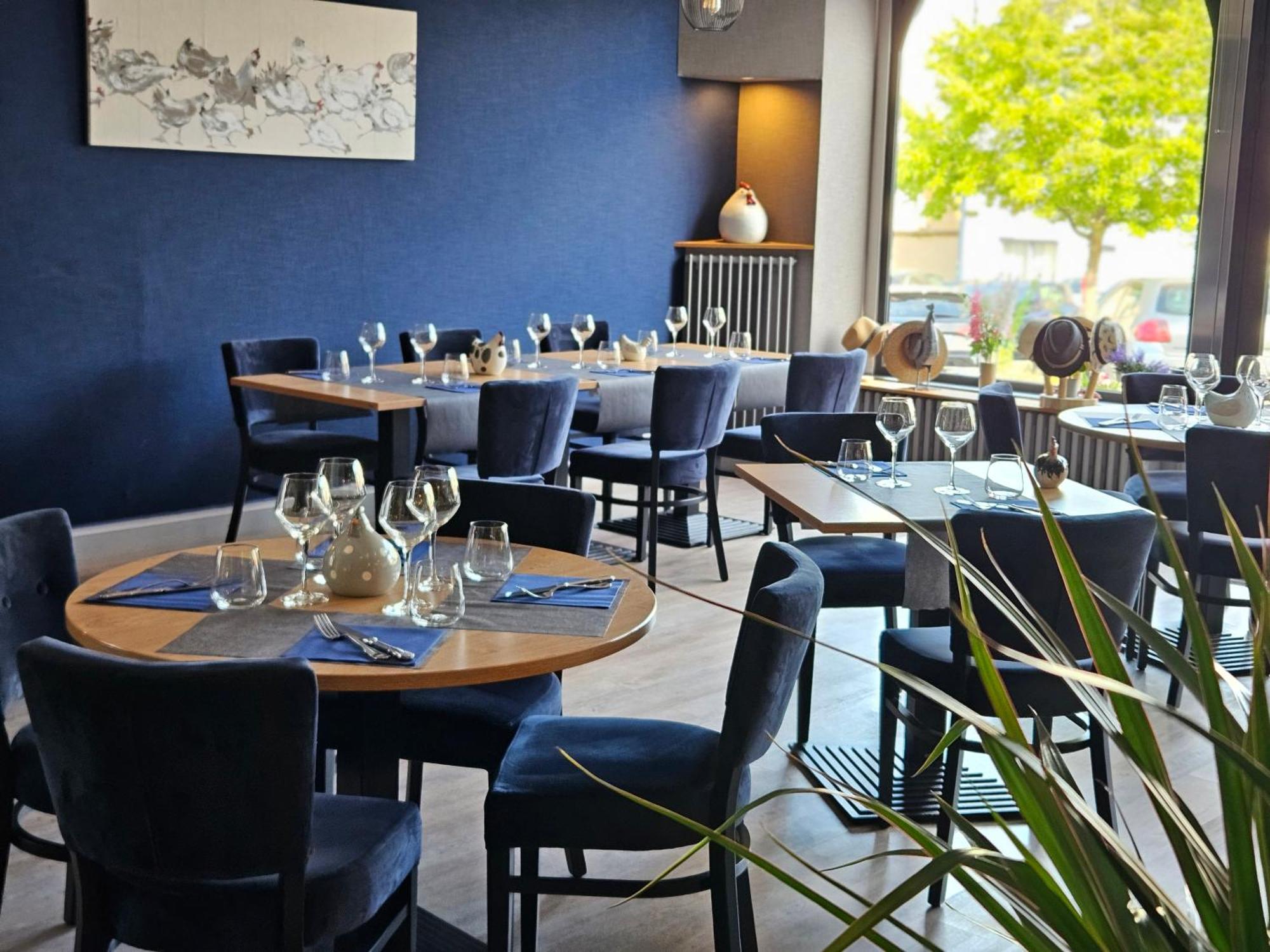 Logis Loire Hotel - Les Cocottes Restaurant Les Rosiers-sur-Loire Экстерьер фото